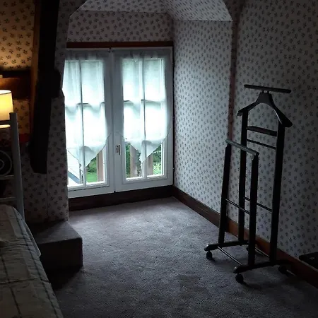 Le Suisse - Aux Fleurs Bed & Breakfast 3*