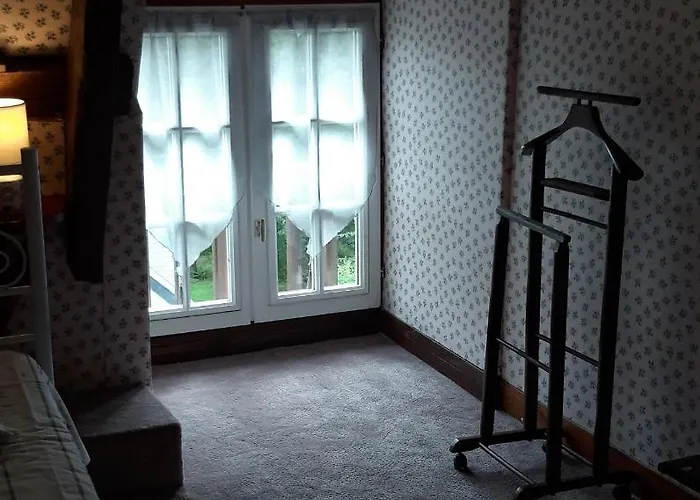 Le Suisse - Aux Fleurs Bed & Breakfast 3*