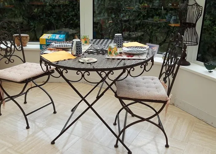 Le Suisse - Aux Fleurs Bed & Breakfast